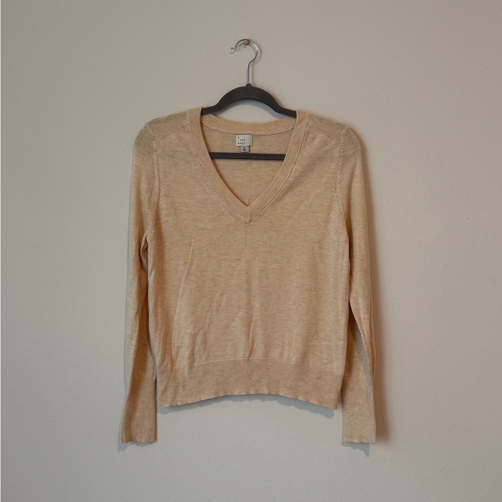 A New Day v-neck crew sweater - size M